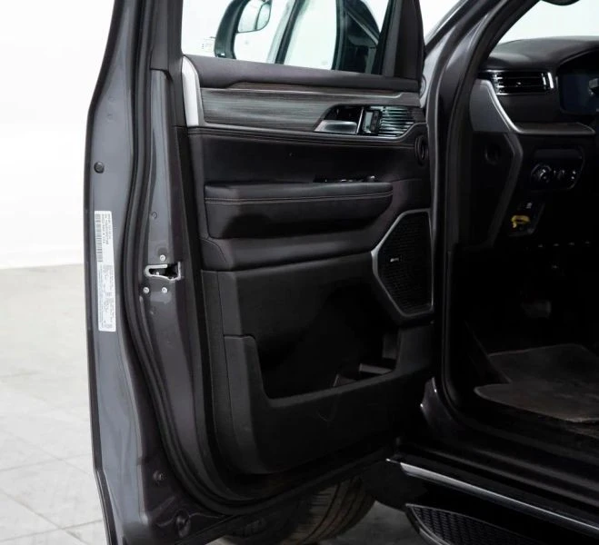 2024 Jeep WS Wagoneer - Image 7 of 12