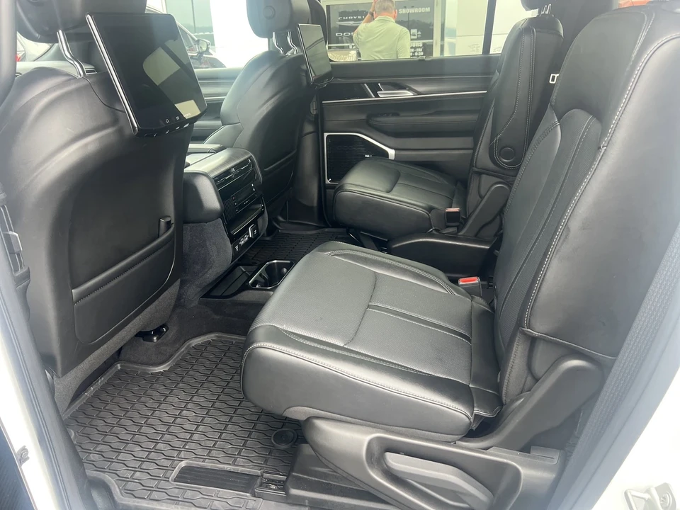 2024 Jeep WS Wagoneer - Image 13 of 21
