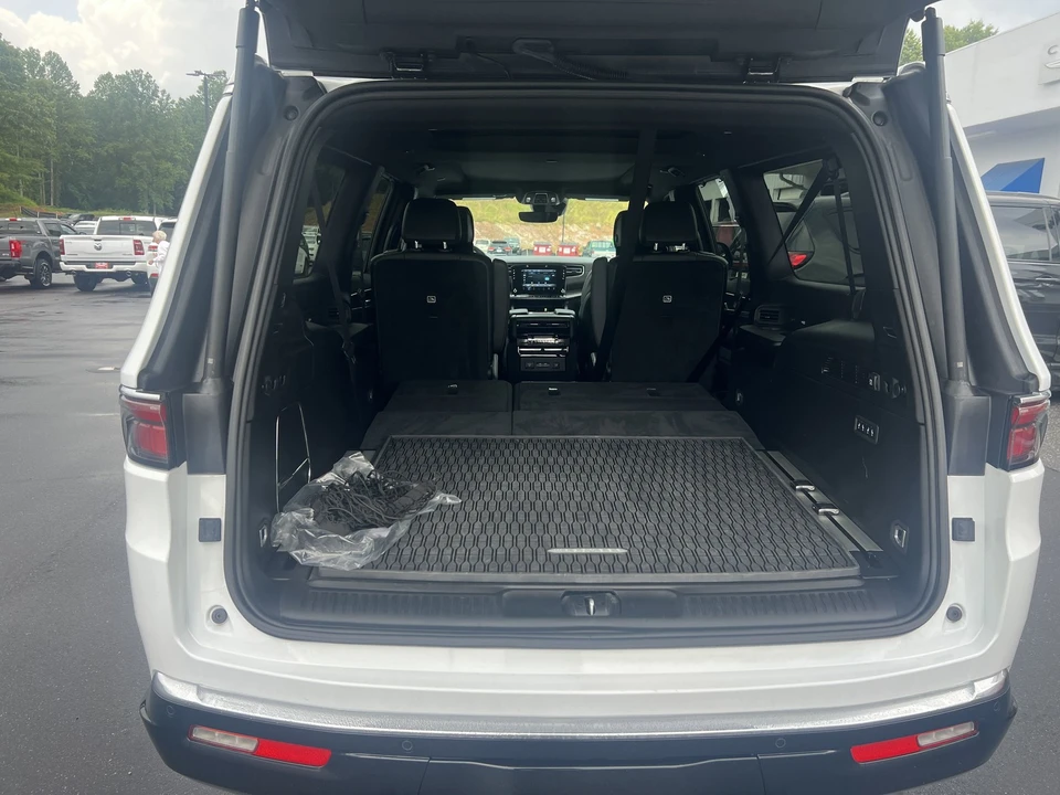 2024 Jeep WS Wagoneer - Image 10 of 12