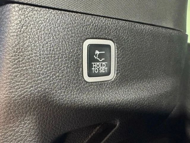 2024 Jeep WS Wagoneer - Image 28 of 31