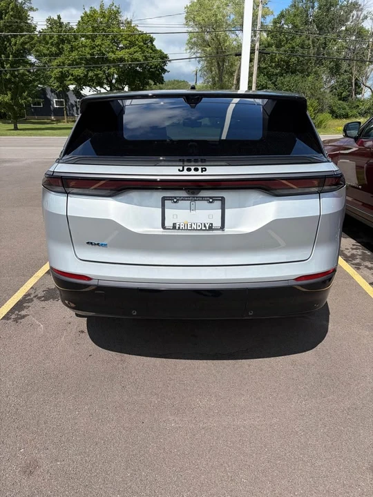2024 Jeep Wagoneer S - Image 3 of 14