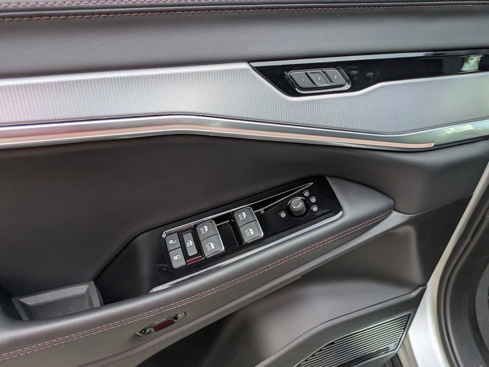 2024 Jeep Wagoneer S - Image 16 of 21