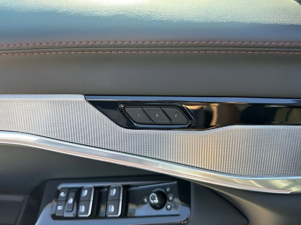 2024 Jeep Wagoneer S - Image 11 of 12