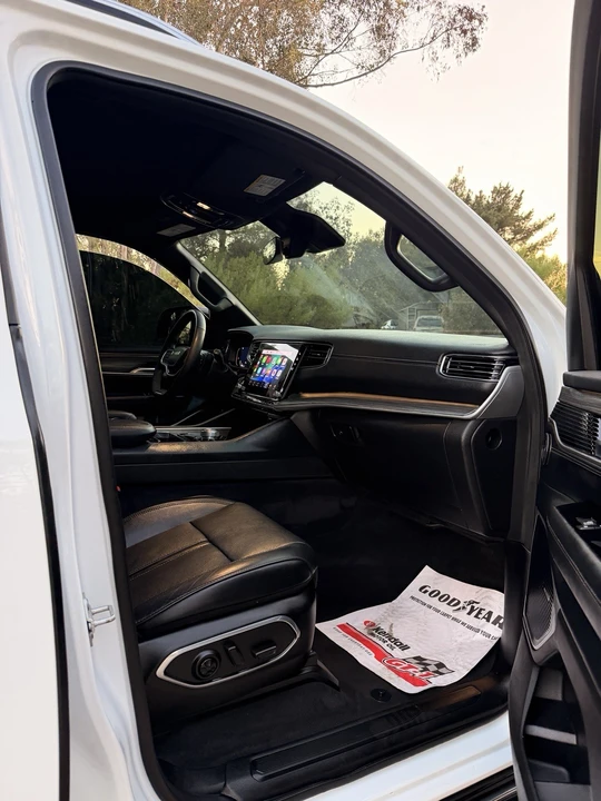 2024 Jeep WS Wagoneer - Image 11 of 18