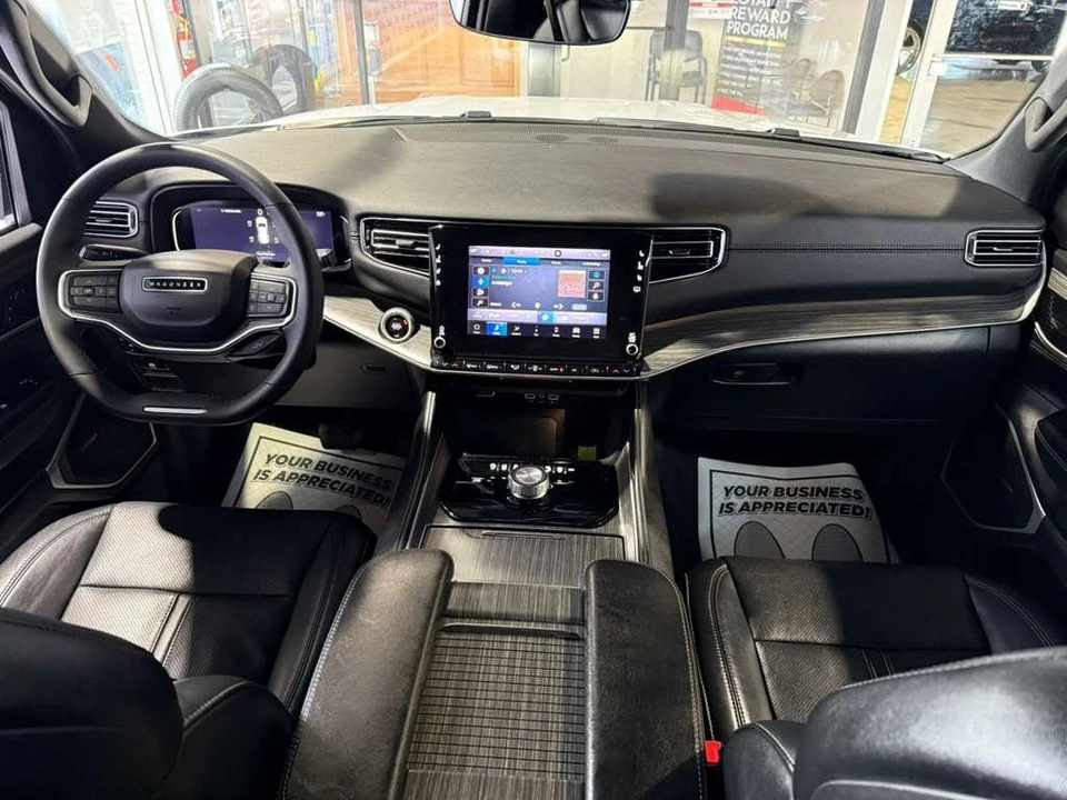 2024 Jeep WS Wagoneer - Image 27 of 31