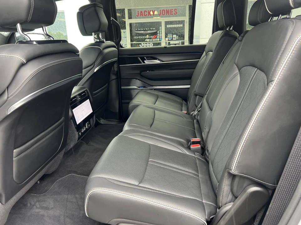 2024 Jeep WS Wagoneer - Image 12 of 31