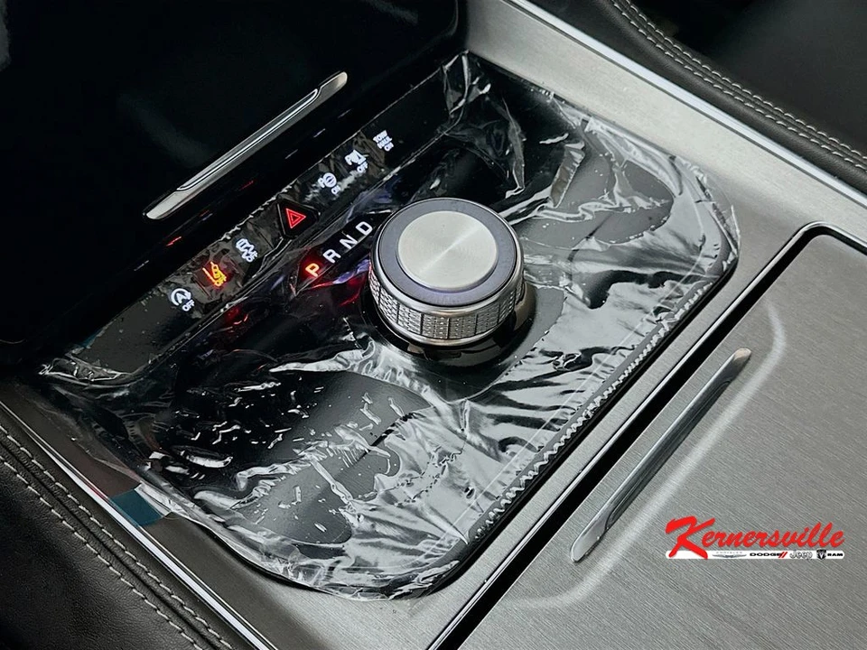 2024 Jeep WS Wagoneer - Image 16 of 24