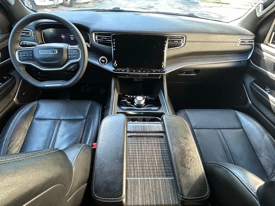 2024 Jeep WS Wagoneer - Image 10 of 12