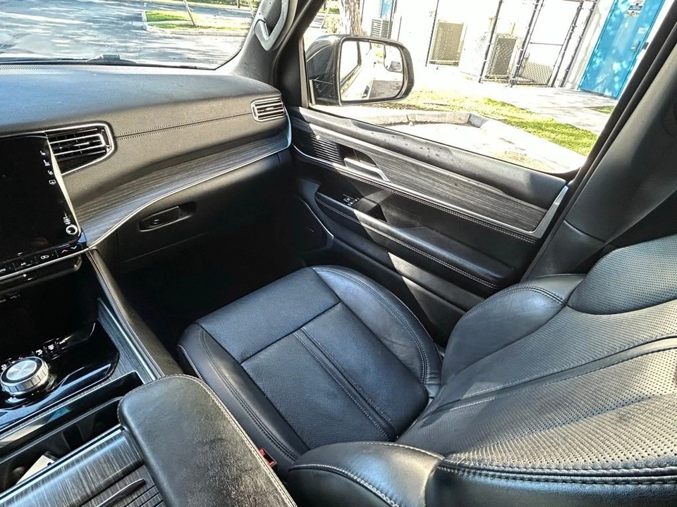 2024 Jeep WS Wagoneer - Image 11 of 12