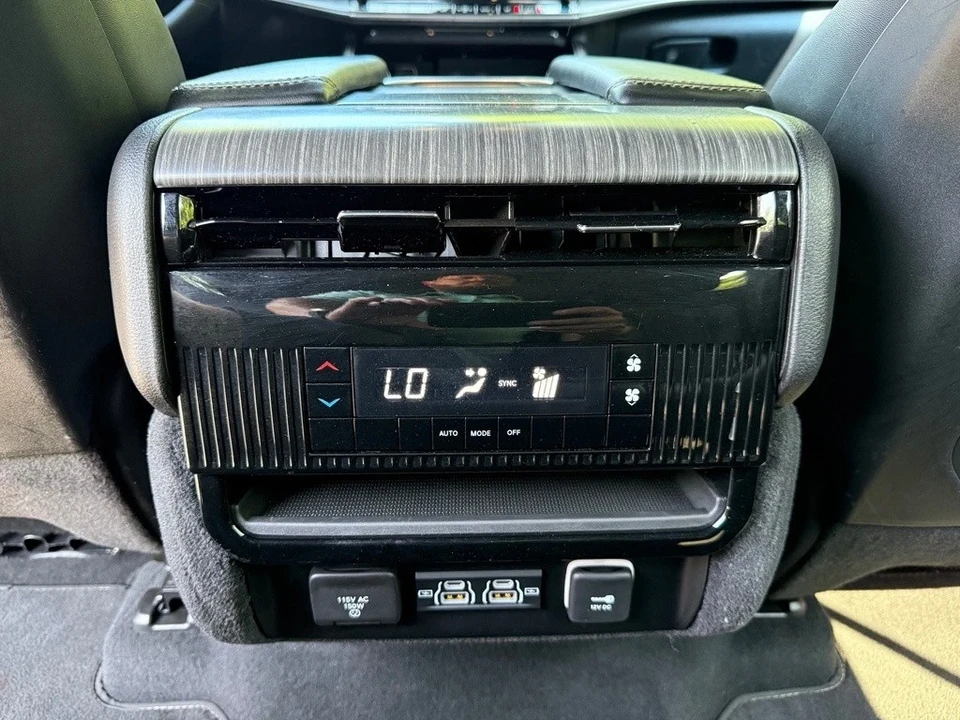 2024 Jeep WS Wagoneer - Image 18 of 21