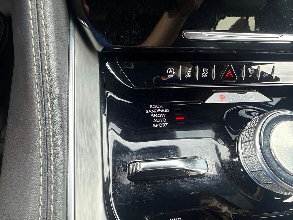 2024 Jeep WS Wagoneer - Image 21 of 31