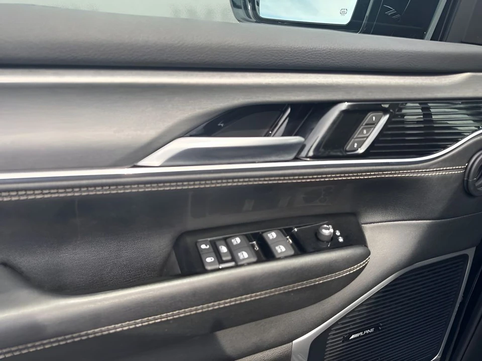 2024 Jeep WS Wagoneer - Image 27 of 31