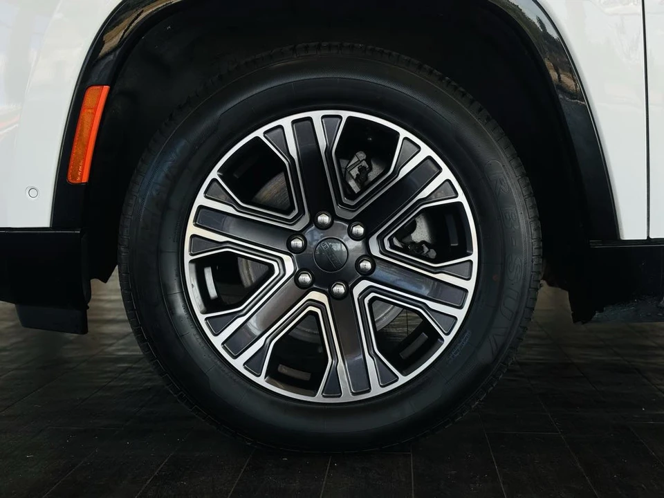 2024 Jeep WS Wagoneer - Image 28 of 31
