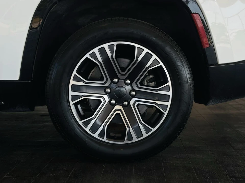 2024 Jeep WS Wagoneer - Image 27 of 31