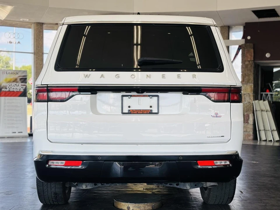 2024 Jeep WS Wagoneer - Image 12 of 31