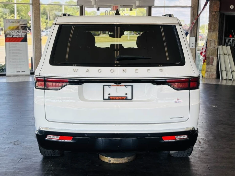 2024 Jeep WS Wagoneer - Image 9 of 31