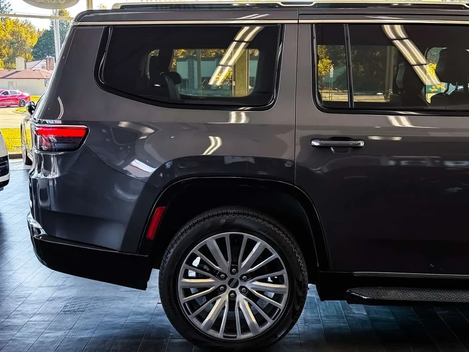 2024 Jeep WS Wagoneer - Image 15 of 21