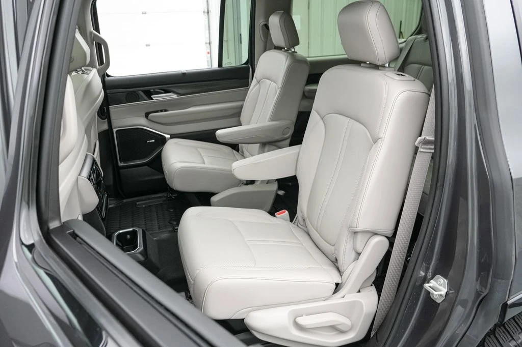 2024 Jeep WS Wagoneer - Image 21 of 30