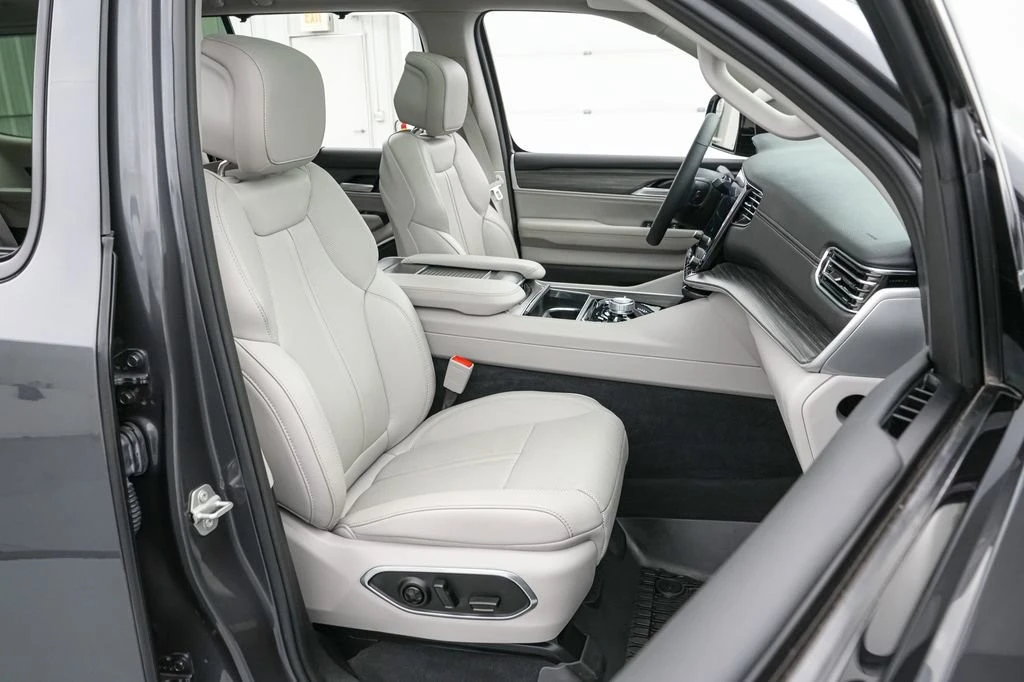 2024 Jeep WS Wagoneer - Image 27 of 30