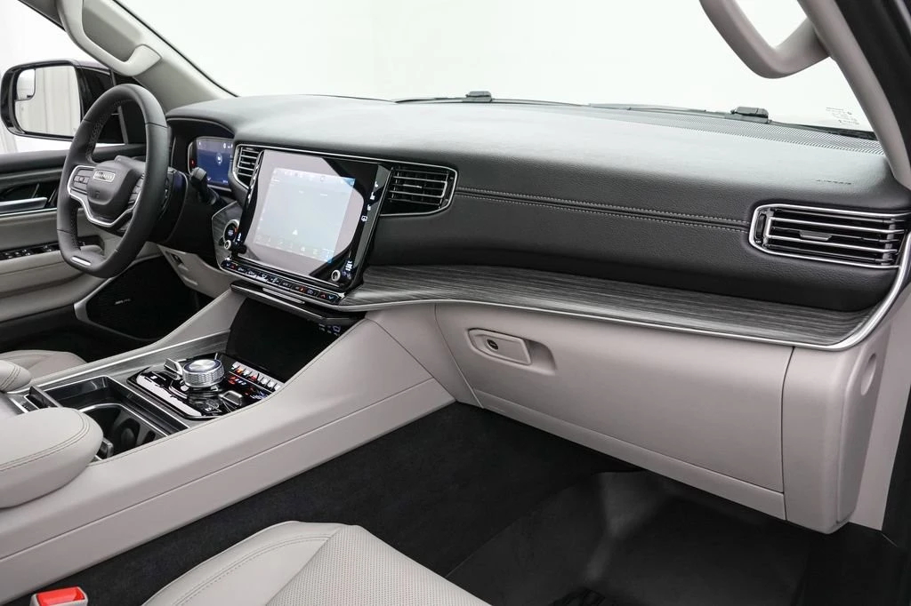 2024 Jeep WS Wagoneer - Image 28 of 30