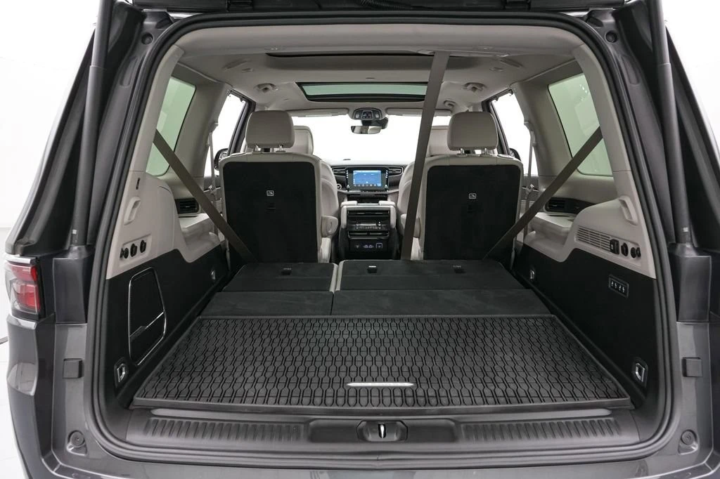 2024 Jeep WS Wagoneer - Image 25 of 30