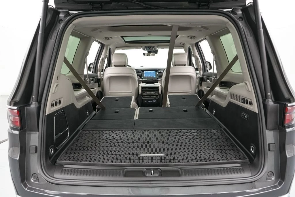 2024 Jeep WS Wagoneer - Image 26 of 30