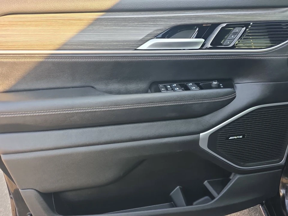 2024 Jeep WS Wagoneer - Image 18 of 21