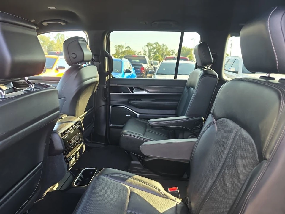 2024 Jeep WS Wagoneer - Image 10 of 21