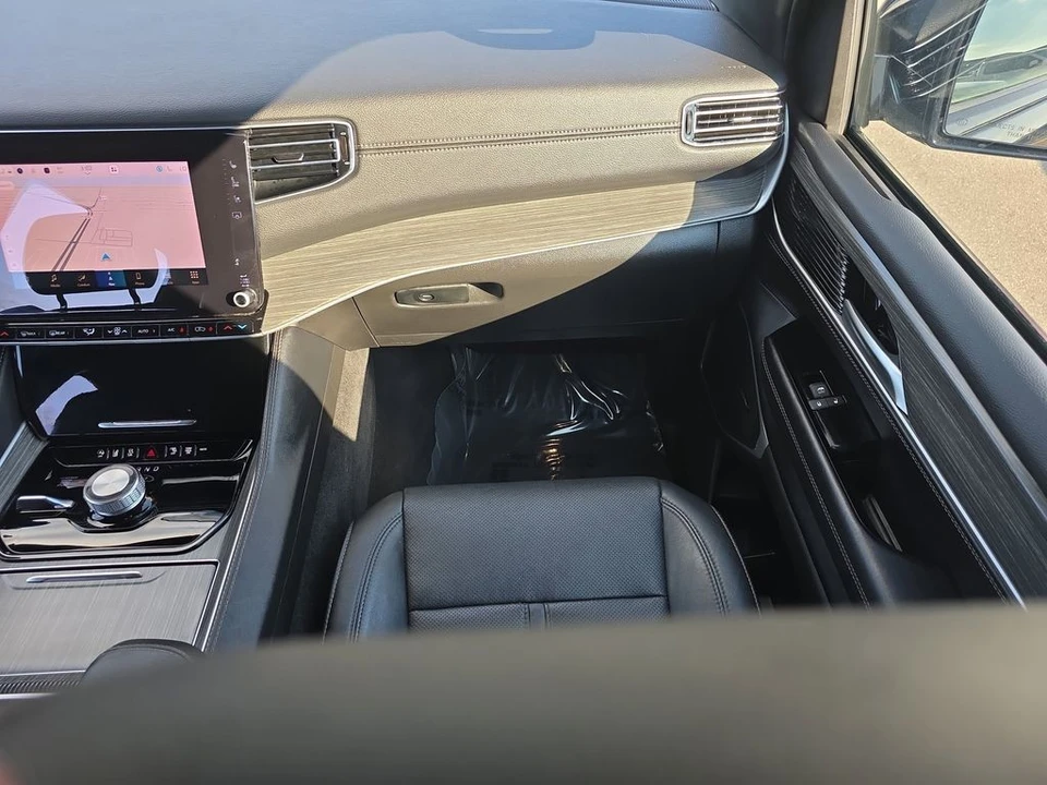 2024 Jeep WS Wagoneer - Image 15 of 21