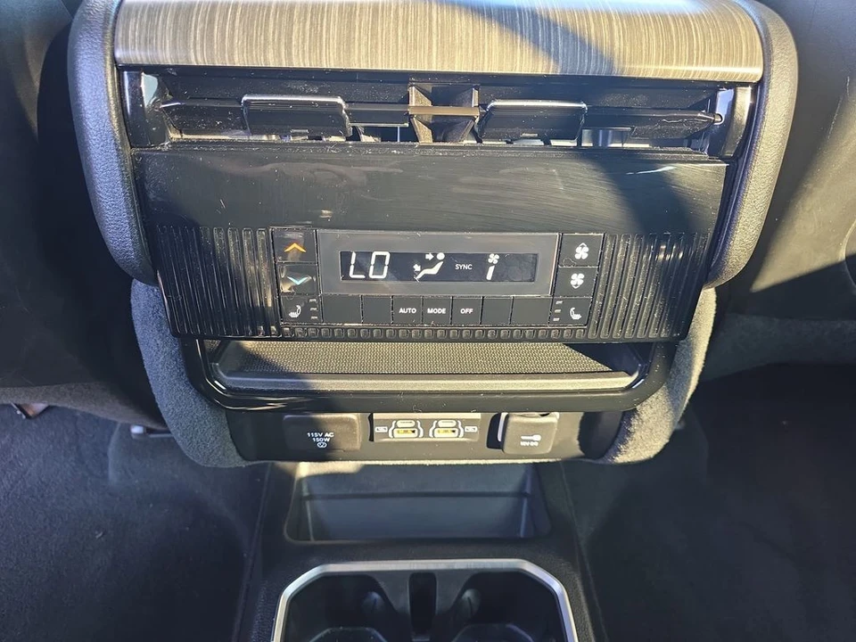 2024 Jeep WS Wagoneer - Image 13 of 21