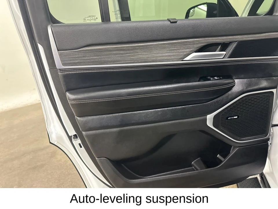 2024 Jeep WS Wagoneer - Image 30 of 31
