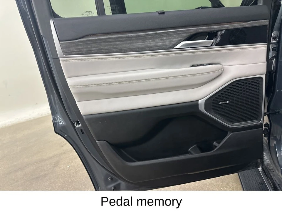 2024 Jeep WS Wagoneer - Image 31 of 31