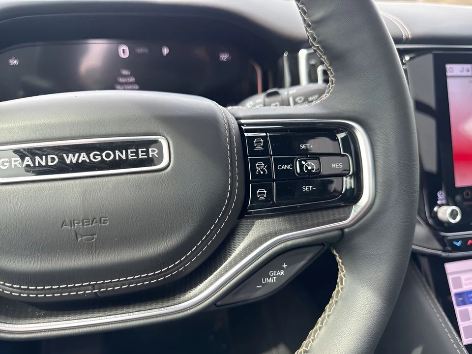 2024 Jeep WS Wagoneer - Image 17 of 31