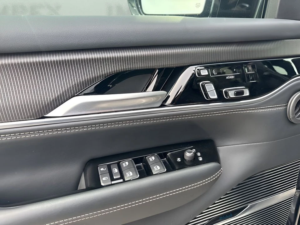 2024 Jeep WS Wagoneer - Image 28 of 31