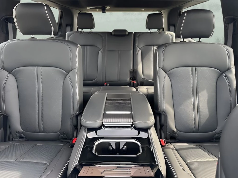 2024 Jeep WS Wagoneer - Image 12 of 31