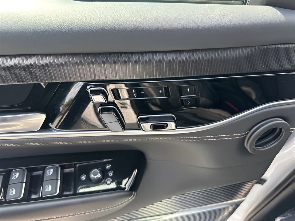 2024 Jeep WS Wagoneer - Image 10 of 12