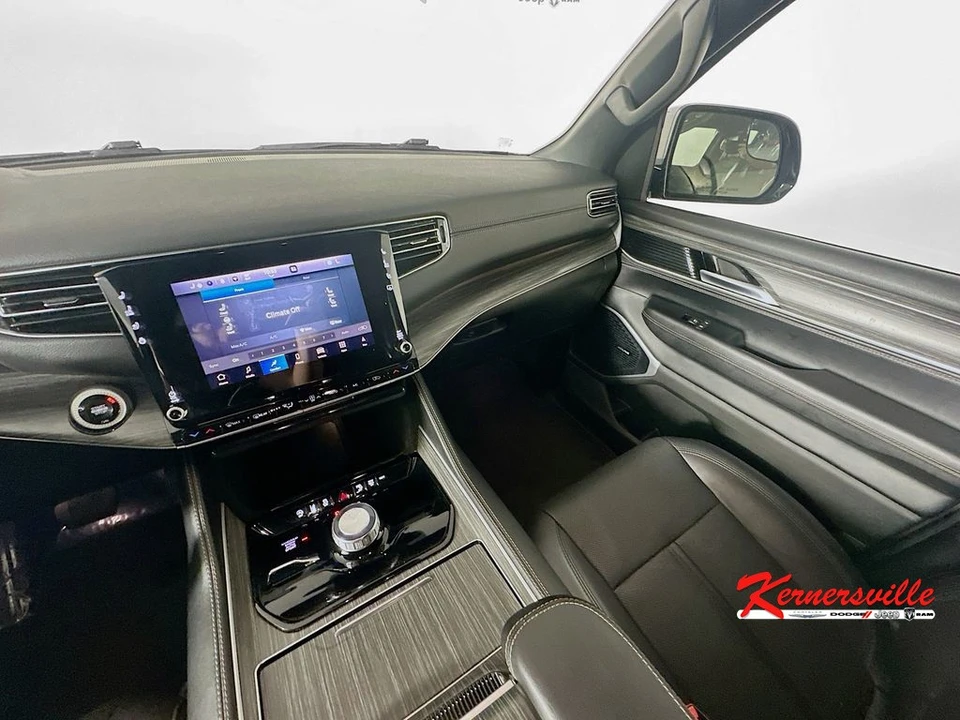 2024 Jeep WS Wagoneer - Image 11 of 12