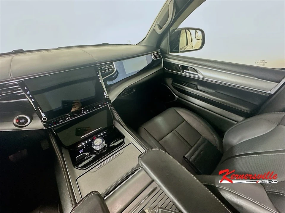 2024 Jeep WS Wagoneer - Image 11 of 12