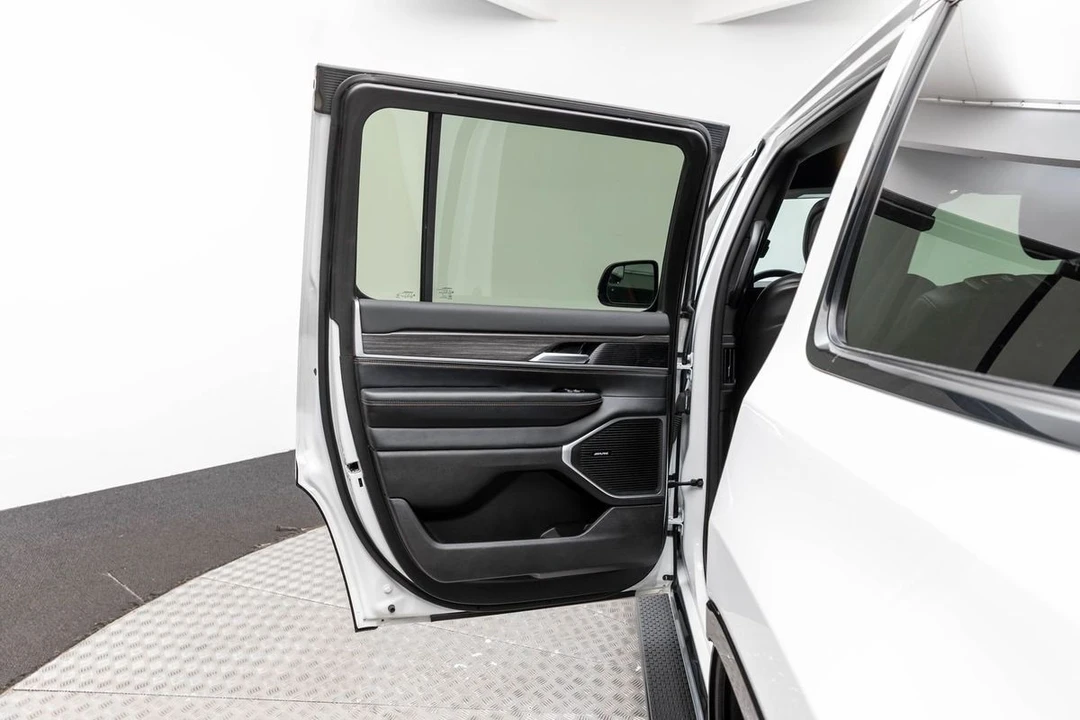 2024 Jeep WS Wagoneer - Image 12 of 12