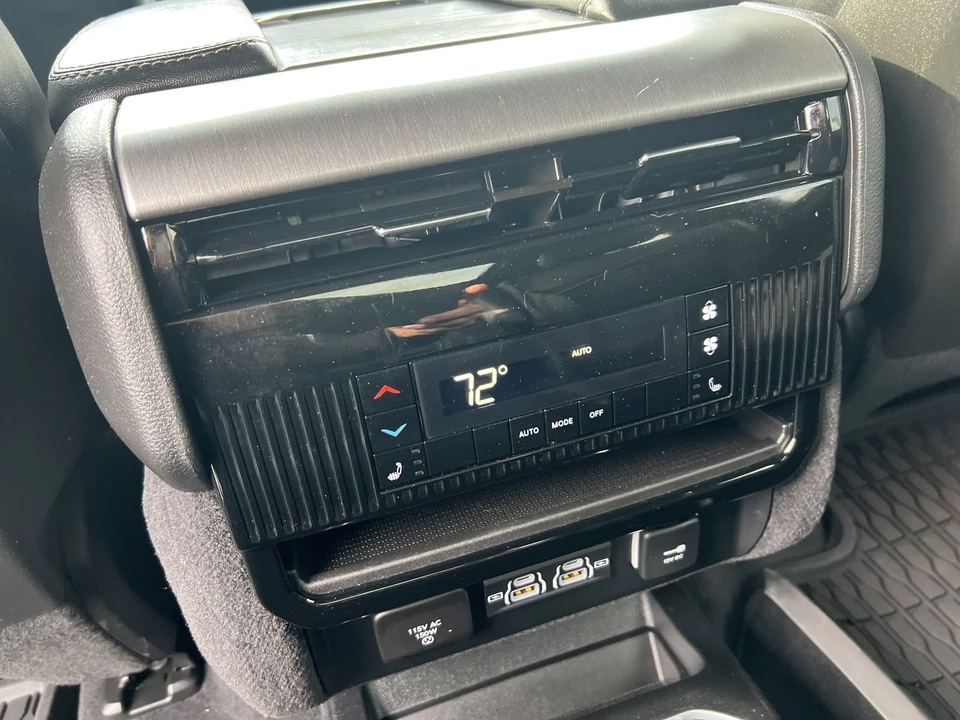 2024 Jeep WS Wagoneer - Image 13 of 21