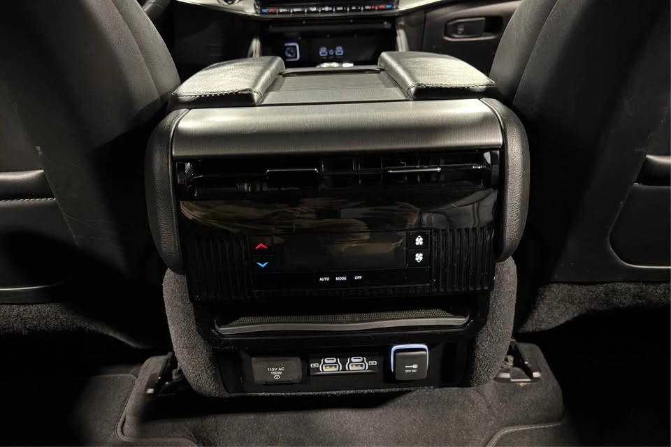 2024 Jeep WS Wagoneer - Image 14 of 20