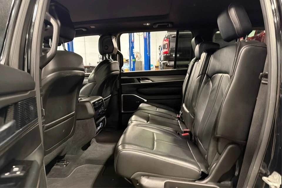 2024 Jeep WS Wagoneer - Image 16 of 20