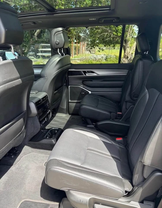 2024 Jeep WS Wagoneer - Image 11 of 12