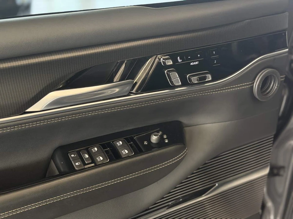 2024 Jeep WS Wagoneer - Image 29 of 31