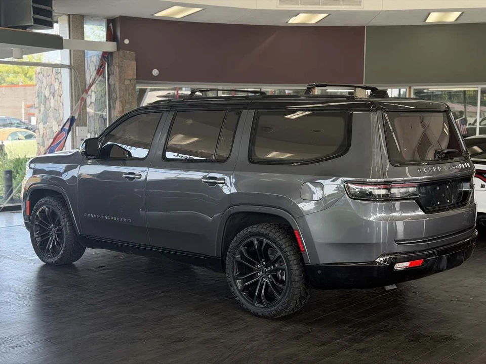 2024 Jeep WS Wagoneer - Image 8 of 31