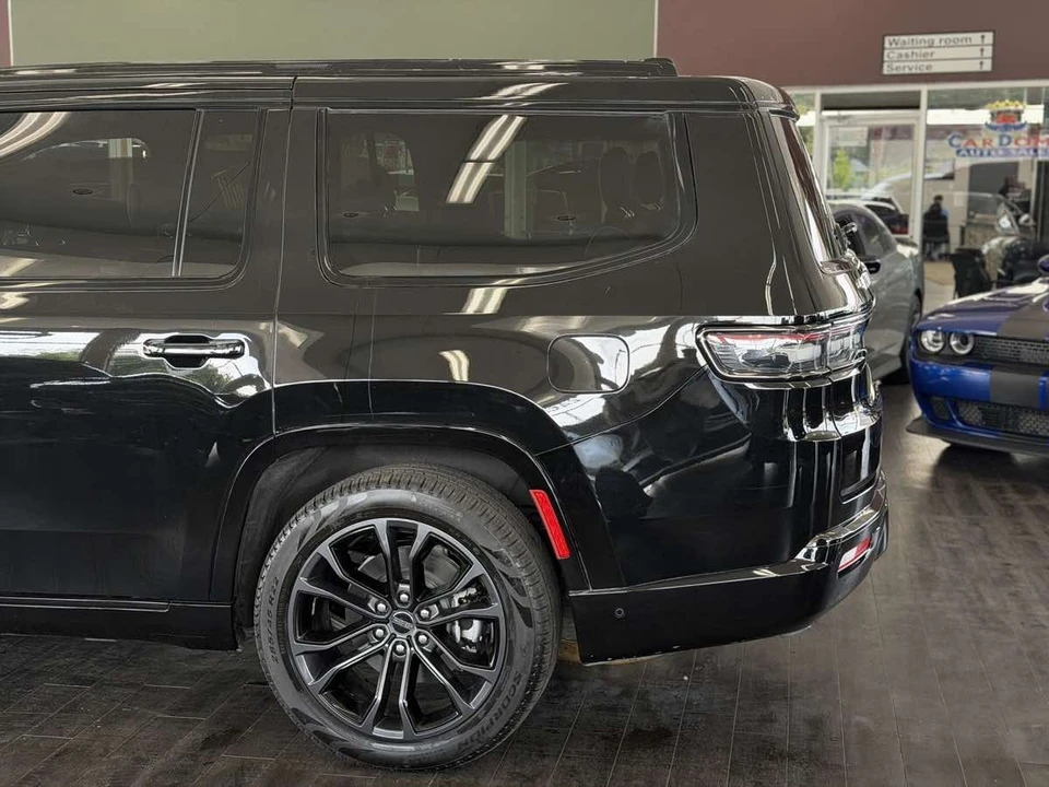 2024 Jeep WS Wagoneer - Image 11 of 31