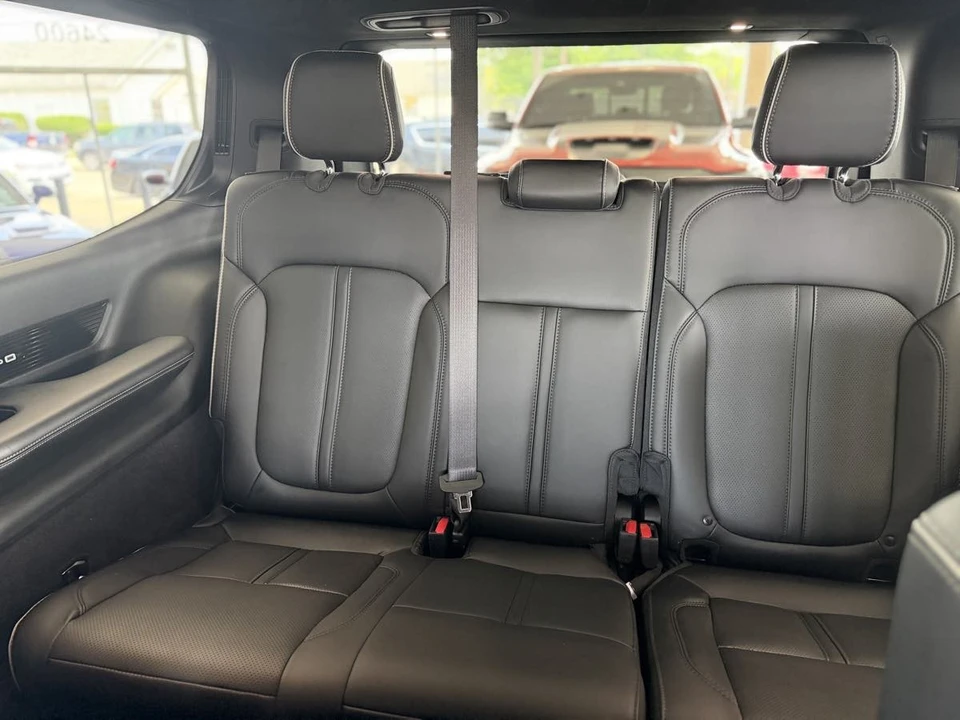 2024 Jeep WS Wagoneer - Image 28 of 31