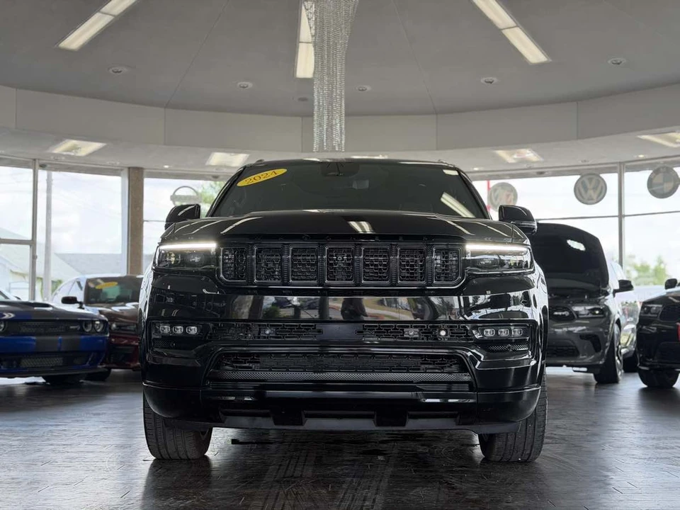 2024 Jeep WS Wagoneer - Image 15 of 31