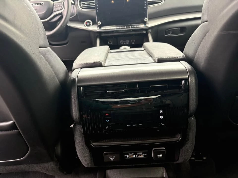2024 Jeep WS Wagoneer - Image 17 of 19