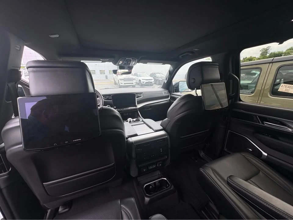 2024 Jeep WS Wagoneer - Image 15 of 19